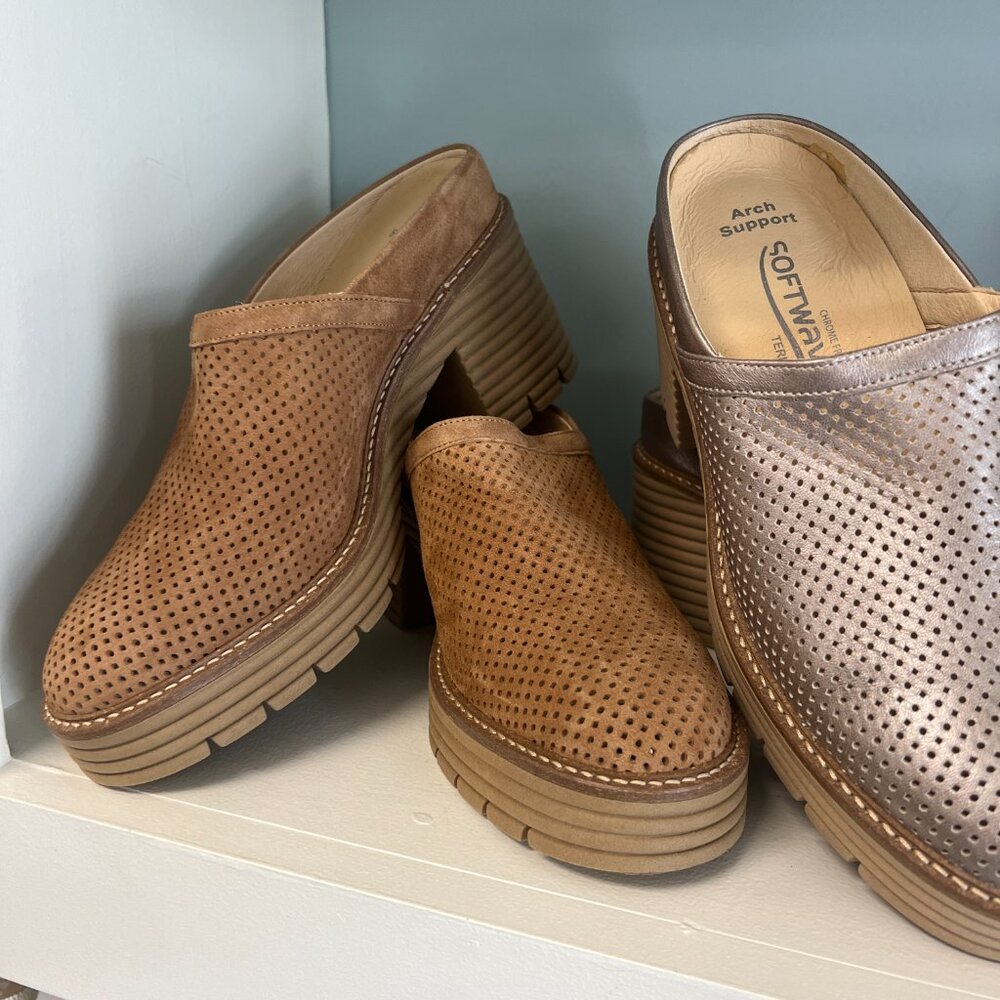 Softwaves Mansi Clogs In Cognac - image 2